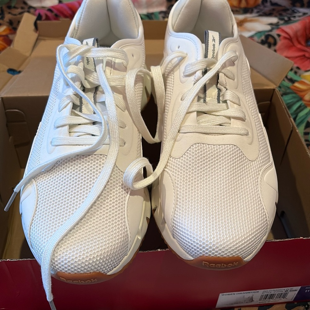 Reebok Zig Dynamica CLW - Chalk/Grey/Gum Womens size 11 BNIB!